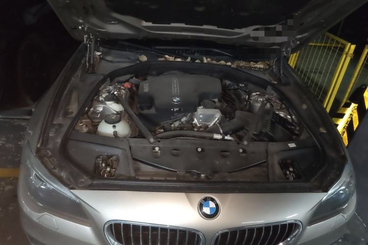 Used BMW 5 Series 2017 520Li Elegant Edition Engine Bay