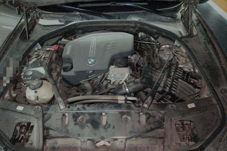 Used BMW 5 Series 2017 520Li Elegant Edition Engine Bay