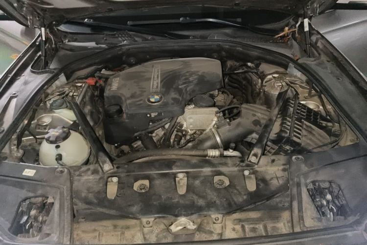 Used BMW 5 Series 2017 525Li Leading Model Engine Bay