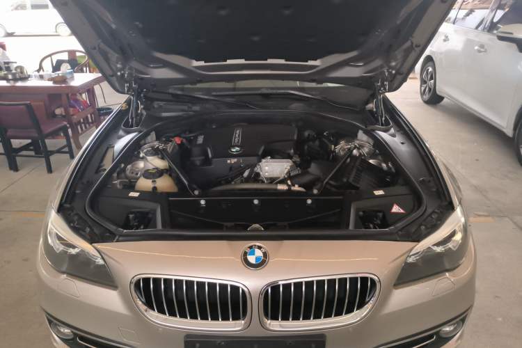 Used BMW 5 Series 2017 525Li Luxury Design Package Engine Bay