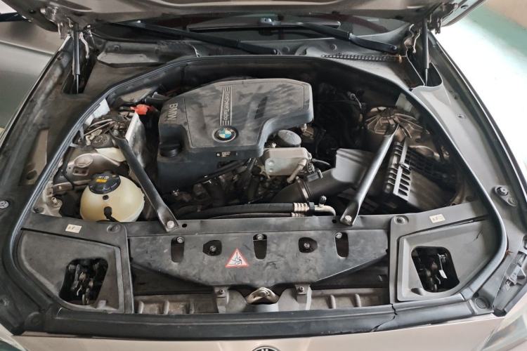 Used BMW 5 Series 2017 525Li Luxury Design Package Engine Bay