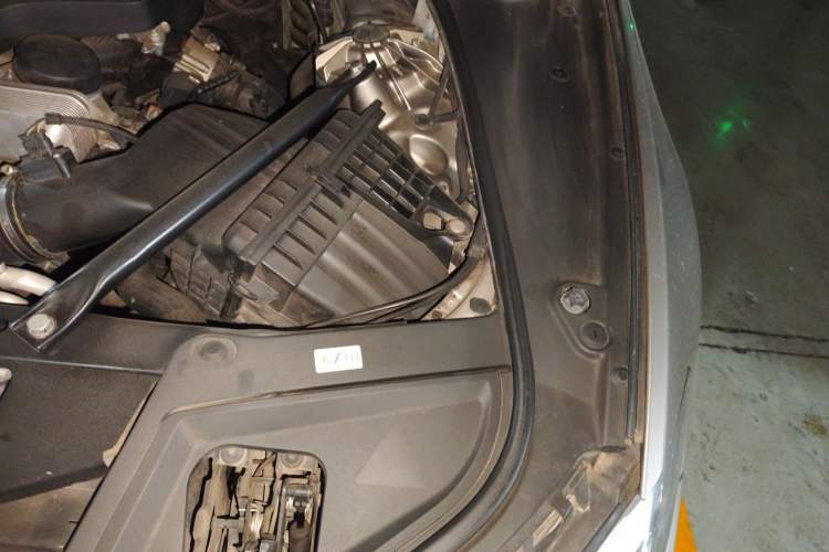 Used BMW 5 Series 2017 520Li Elegant Edition Engine Bay Left