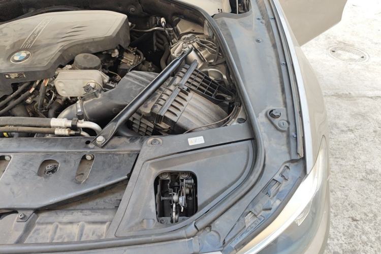 Used BMW 5 Series 2017 520Li Elegant Edition Engine Bay Left