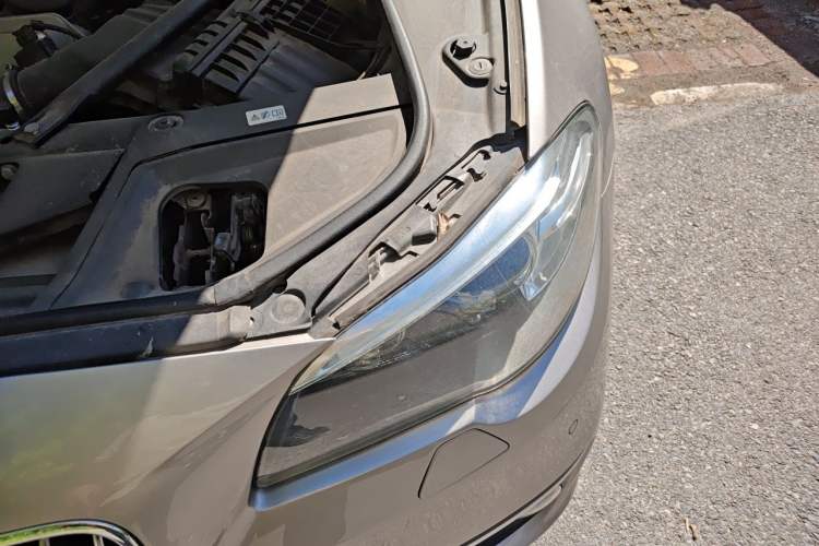 Used BMW 5 Series 2017 525Li Luxury Design Package Engine Bay Left