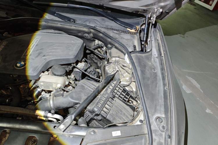 Used BMW 5 Series 2017 528Li Leading Model Engine Bay Left
