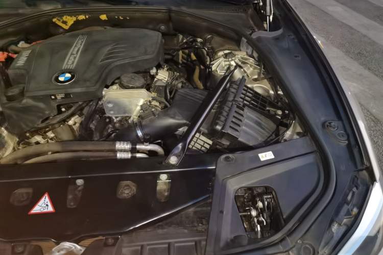 Used BMW 5 Series 2017 525Li Luxury Design Package Engine Bay Left