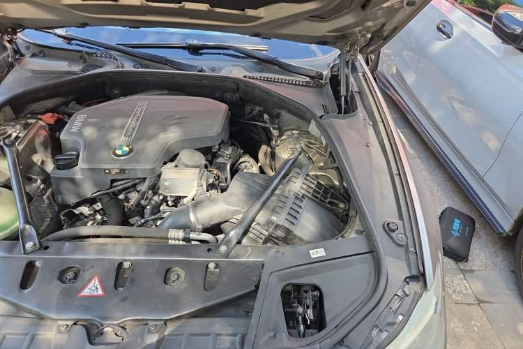Used BMW 5 Series 2017 520Li Elegant Edition Engine Bay Left