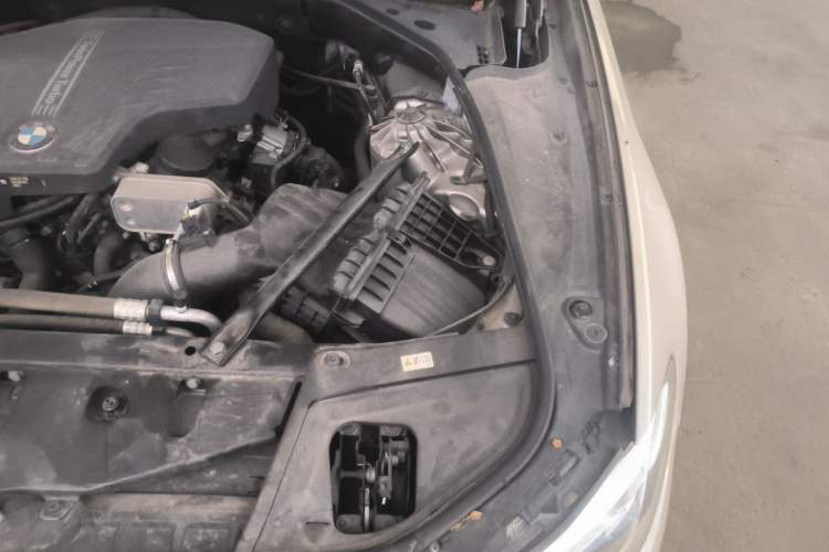 Used BMW 5 Series 2017 525Li Leading Model Engine Bay Left