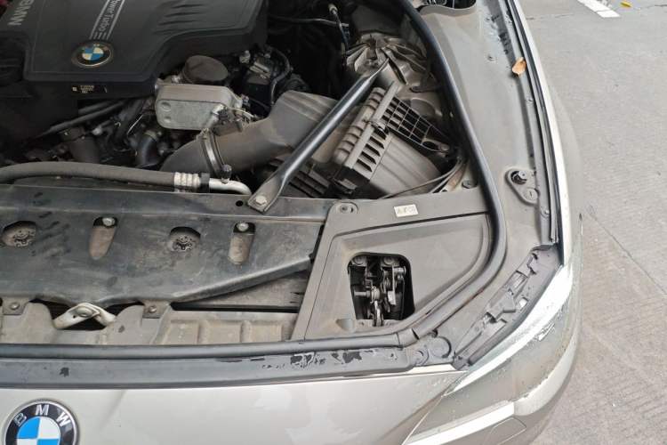 Used BMW 5 Series 2017 525Li Luxury Design Package Engine Bay Left