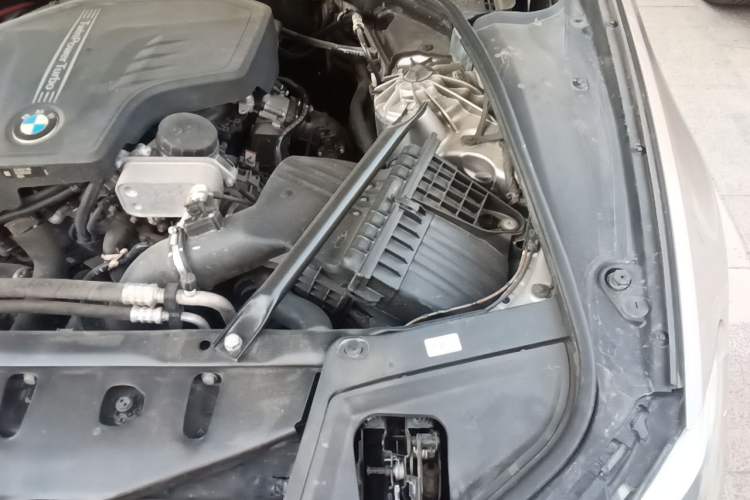 Used BMW 5 Series 2017 520Li Elegant Edition Engine Bay Left