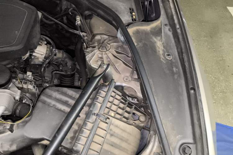 Used BMW 5 Series 2017 525Li Luxury Design Package Engine Bay Left