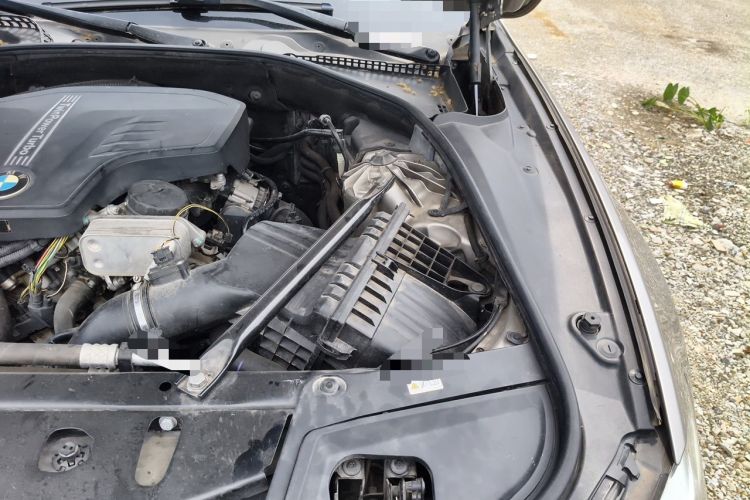 Used BMW 5 Series 2017 525Li Luxury Design Package Engine Bay Left