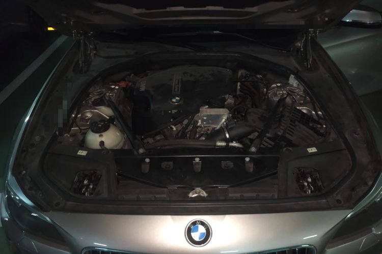 Used BMW 5 Series 2017 525Li Leading Model Engine Bay