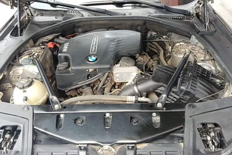 Used BMW 5 Series 2017 525Li Luxury Design Package Engine Bay