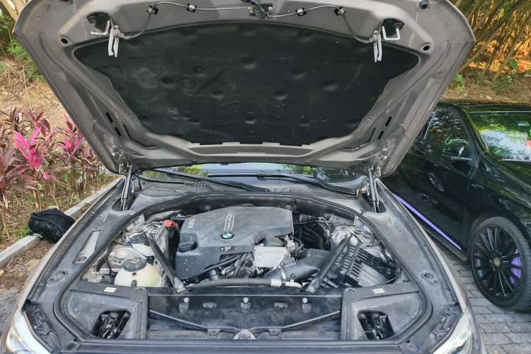 Used BMW 5 Series 2017 525Li Luxury Design Package Engine Bay