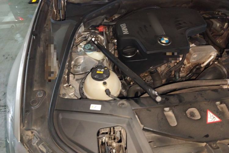 Used BMW 5 Series 2017 520Li Elegant Edition Engine Bay Right