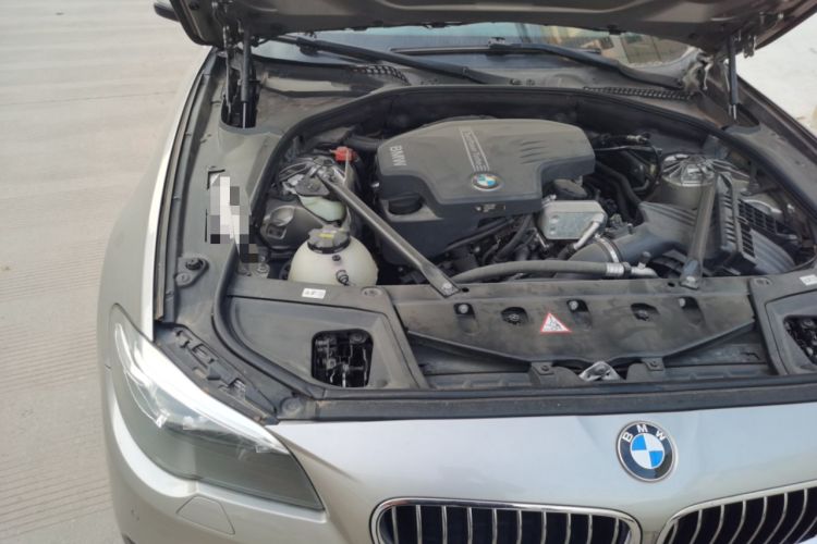 Used BMW 5 Series 2017 525Li Leading Model Engine Bay Right