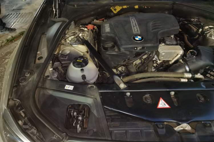 Used BMW 5 Series 2017 525Li Luxury Design Package Engine Bay Right