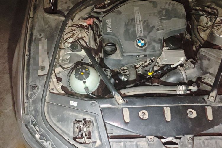 Used BMW 5 Series 2017 525Li Luxury Design Package Engine Bay Right