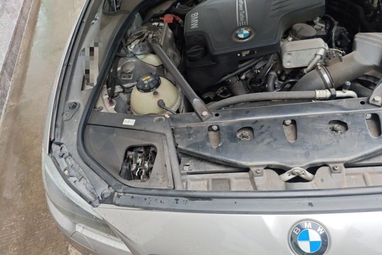 Used BMW 5 Series 2017 525Li Luxury Design Package Engine Bay Right