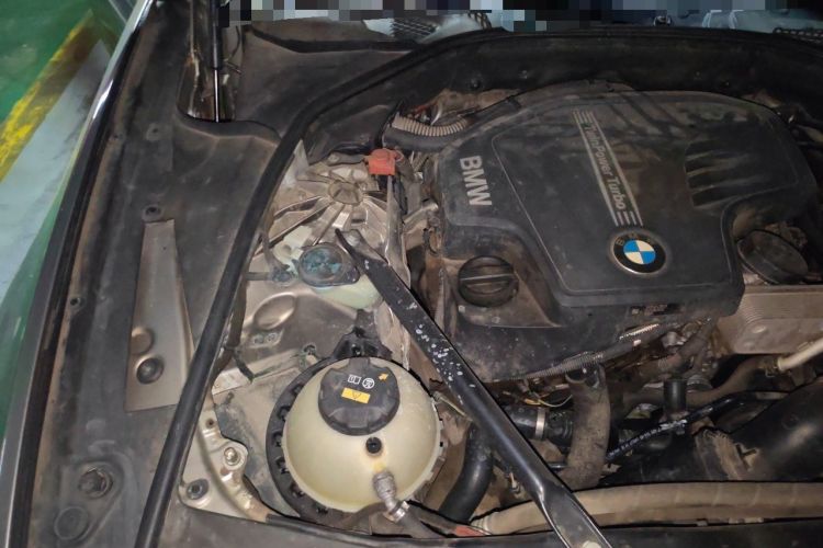 Used BMW 5 Series 2017 525Li Leading Model Engine Bay Right