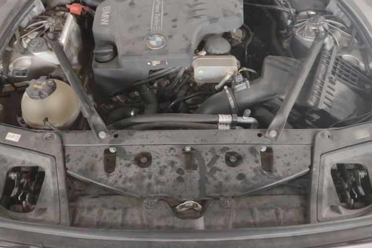 Used BMW 5 Series 2017 520Li Elegant Edition Engine Bay