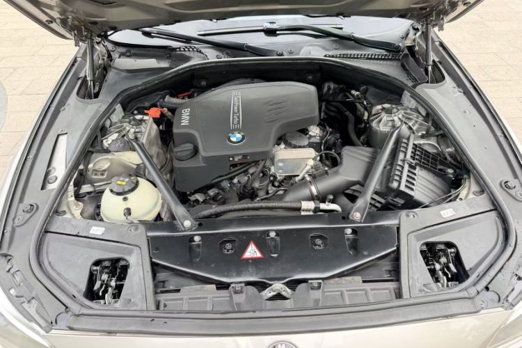 Used BMW 5 Series 2017 525Li Leading Model Engine Bay