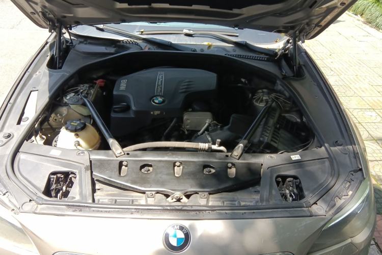 Used BMW 5 Series 2017 520Li Elegant Edition Engine Bay