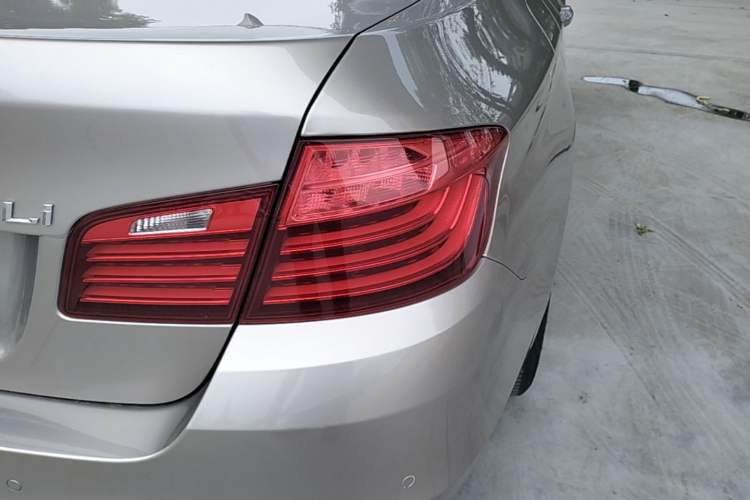 Used BMW 5 Series 2017 525Li Leading Model Exterior 3