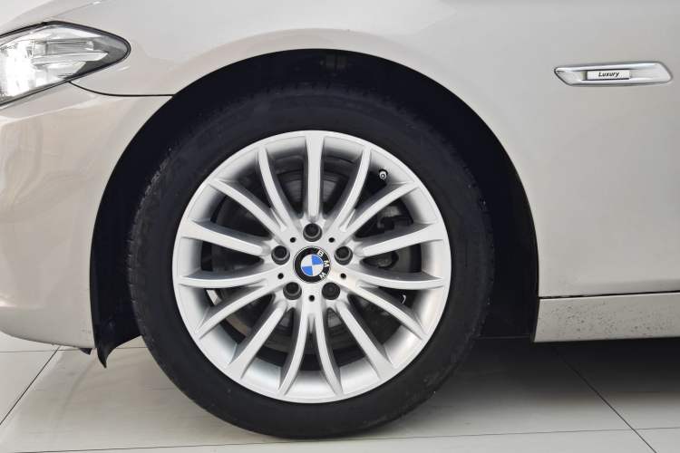 Used BMW 5 Series 2017 525Li Luxury Design Package Exterior 7