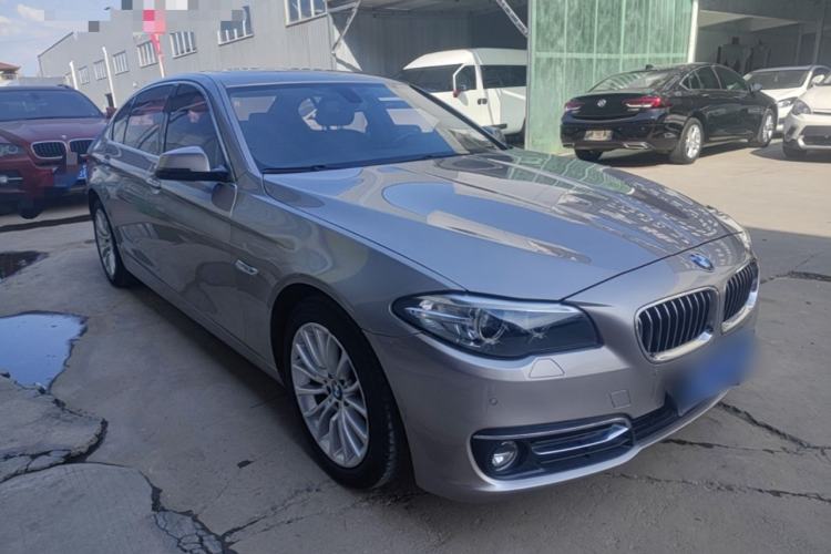 Used BMW 5 Series 2017 525Li Luxury Design Package Front Right 45 Deg