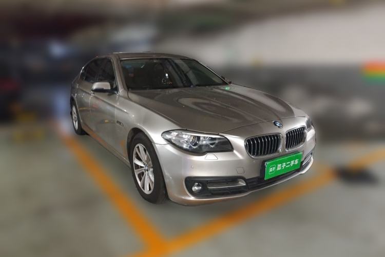 Used BMW 5 Series 2017 520Li Elegant Edition Front Right 45 Deg