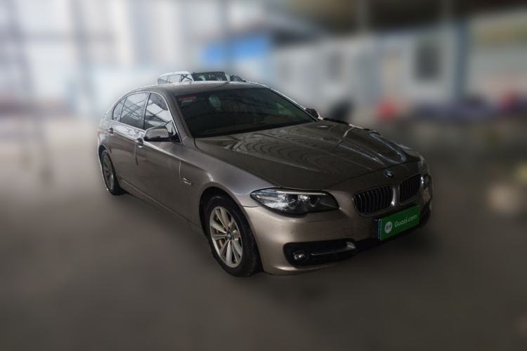 Used BMW 5 Series 2017 520Li Elegant Edition Front Right 45 Deg