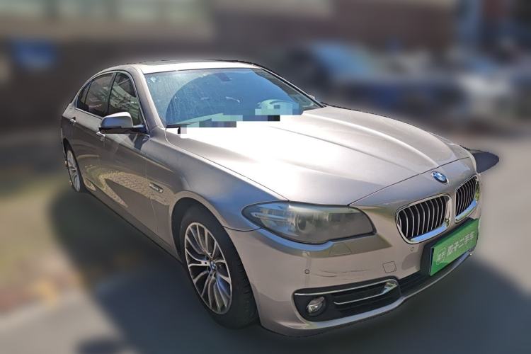 Used BMW 5 Series 2017 525Li Luxury Design Package Front Right 45 Deg