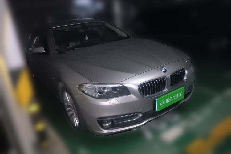 Used BMW 5 Series 2017 525Li Luxury Design Package Front Right 45 Deg