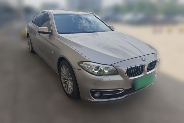 Used BMW 5 Series 2017 525Li Luxury Design Package Front Right 45 Deg