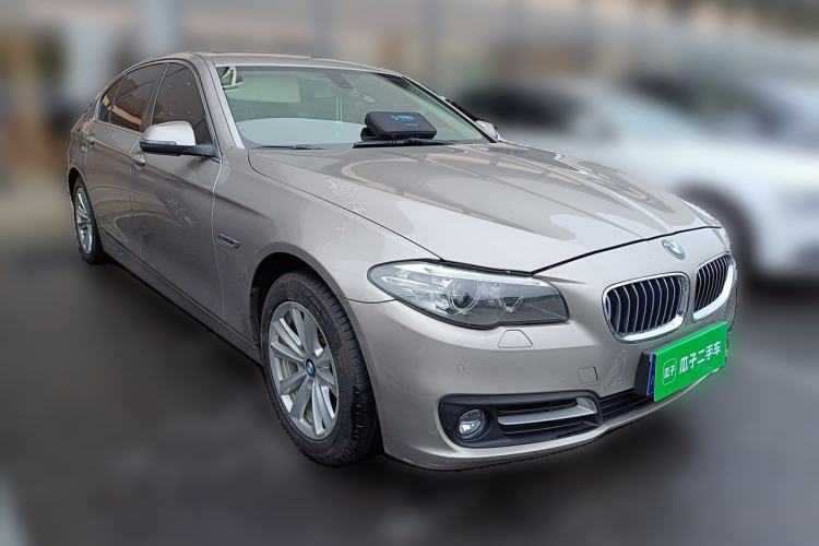 Used BMW 5 Series 2017 520Li Elegant Edition Front Right 45 Deg