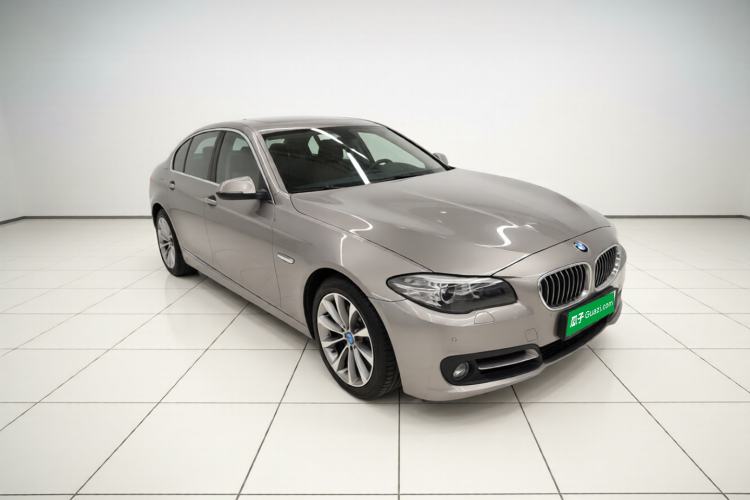 Used BMW 5 Series 2017 525Li Leading Model Front Right 45 Deg