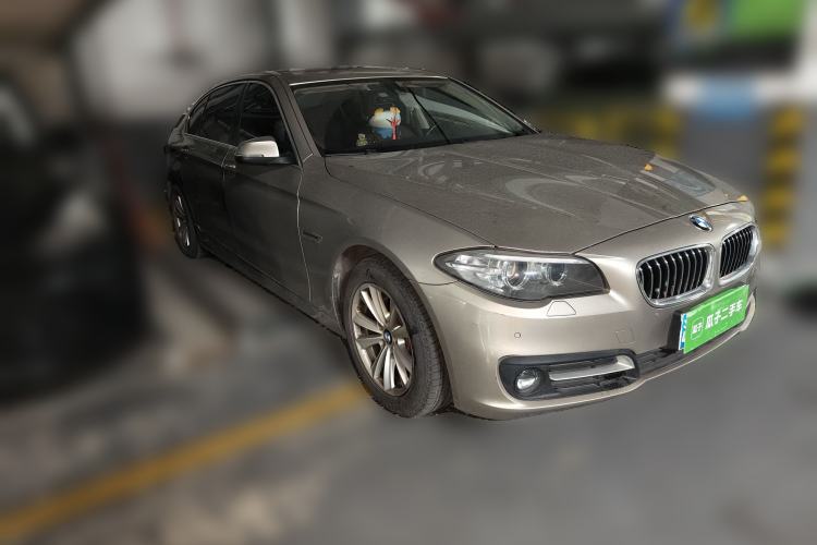 Used BMW 5 Series 2017 520Li Elegant Edition Front Right 45 Deg