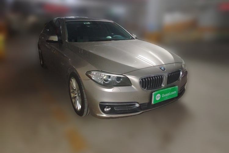 Used BMW 5 Series 2017 525Li Luxury Design Package Front Right 45 Deg