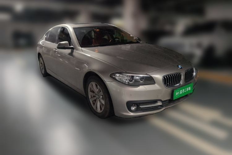 Used BMW 5 Series 2017 520Li Elegant Edition Front Right 45 Deg