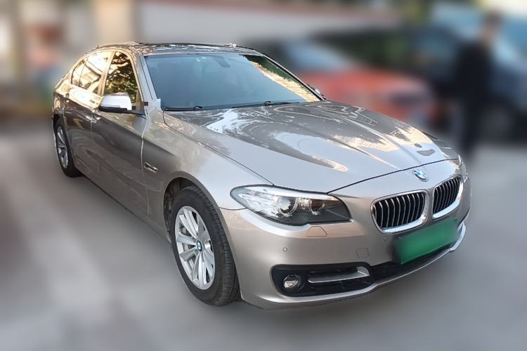 Used BMW 5 Series 2017 520Li Elegant Edition Front Right 45 Deg