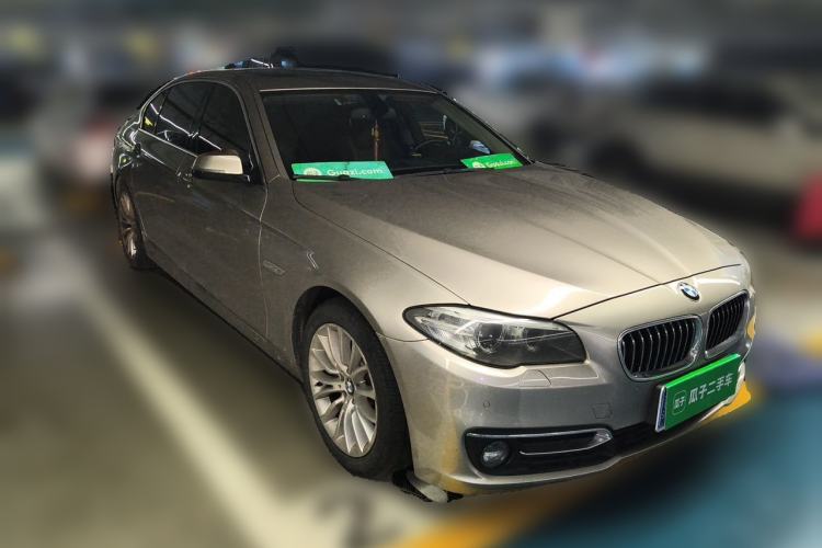 Used BMW 5 Series 2017 525Li Luxury Design Package Front Right 45 Deg