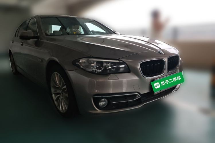 Used BMW 5 Series 2017 525Li Luxury Design Package Front Right 45 Deg