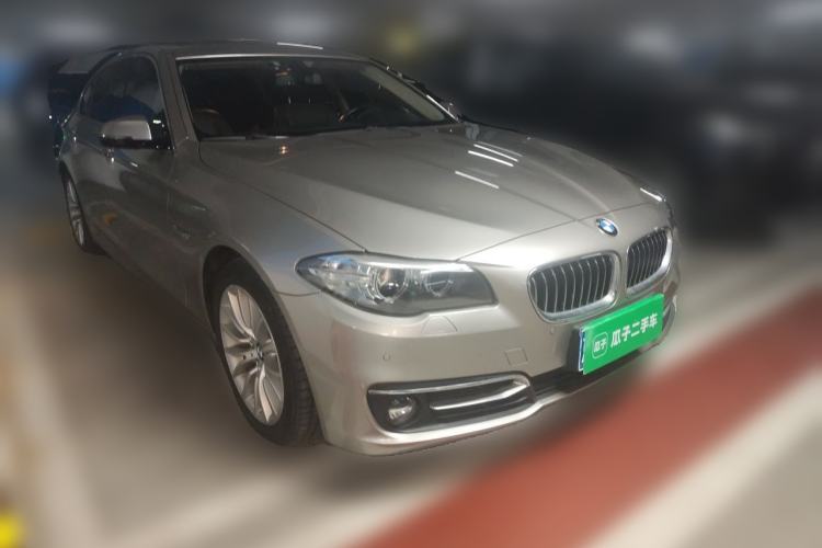 Used BMW 5 Series 2017 525Li Luxury Design Package Front Right 45 Deg