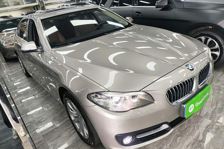 Used BMW 5 Series 2017 520Li Elegant Edition Front Right 45 Deg