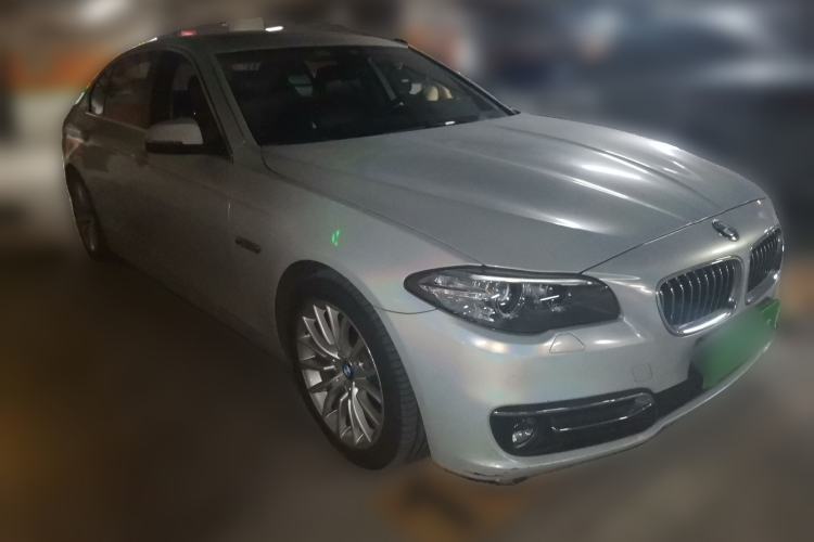 Used BMW 5 Series 2017 525Li Luxury Design Package Front Right 45 Deg