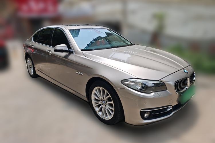 Used BMW 5 Series 2017 525Li Luxury Design Package Front Right 45 Deg