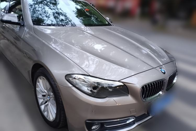 Used BMW 5 Series 2017 525Li Luxury Design Package Front Right 45 Deg
