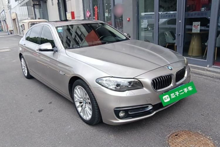 Used BMW 5 Series 2017 525Li Luxury Design Package Front Right 45 Deg